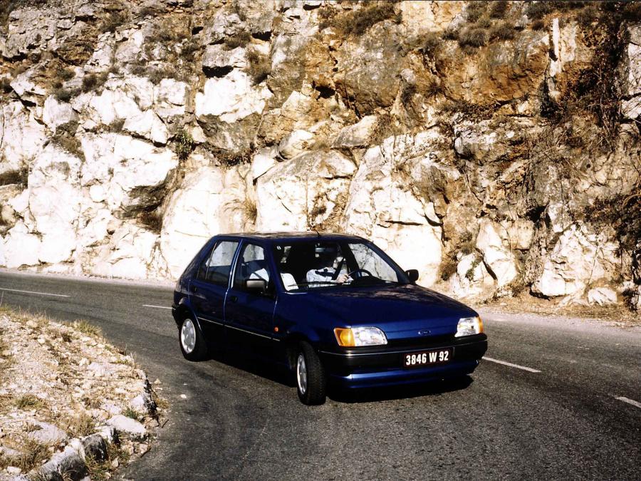  Ford Fiesta 1989 года  (фото 11 из 15)